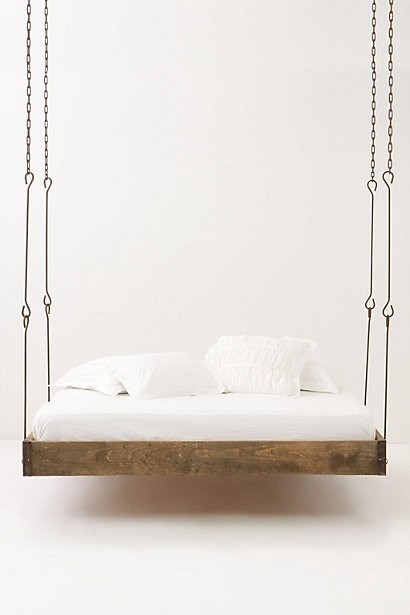 Hanging Pallet Bed.. I would love to have this on the back porch.