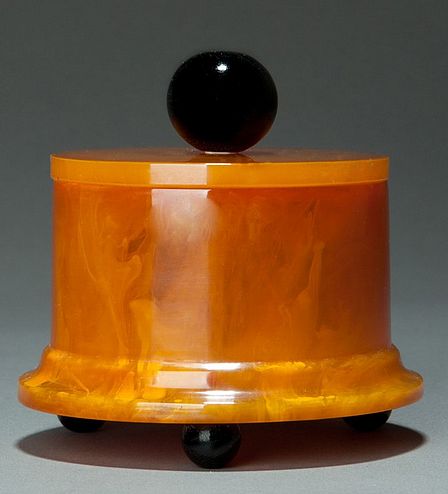 Rare Catalin Art Deco jewelry/powder box in rich marbleized butterscotch + black...