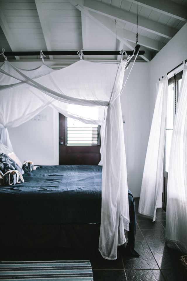 Canopy bed | British Virgin Islands Photography + Craft Cocktail Workshop