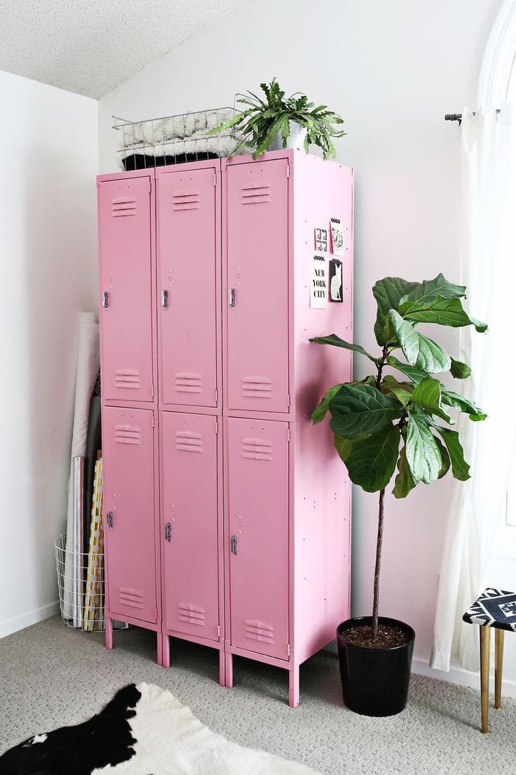 Pink lockers = fun storage.