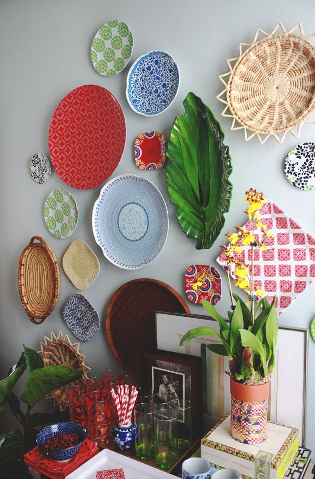 Aunt Peaches: Dinnerware Gone Rogue: How to Hang a Plate Wall