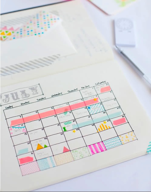 Fingernail polish as calendar coding