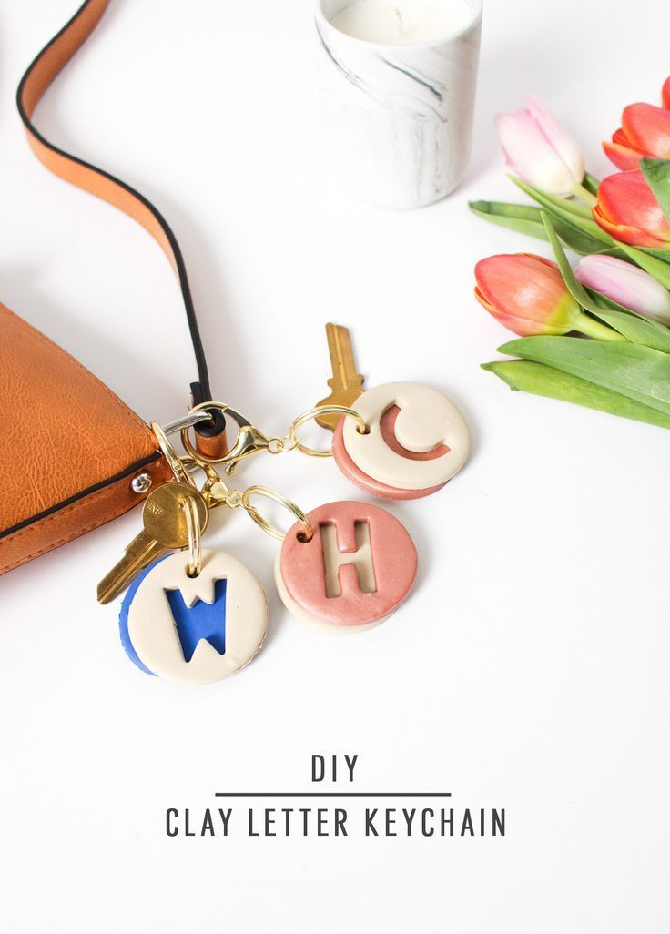 DIY clay letter keychain by Sugar & Cloth, an award winning DIY, home decor, and...