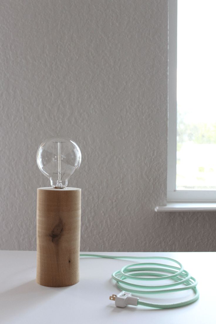 Minimal Wood Lamp. #diyprojects #diyideas #diyinspiration #diycrafts #diytutoria...