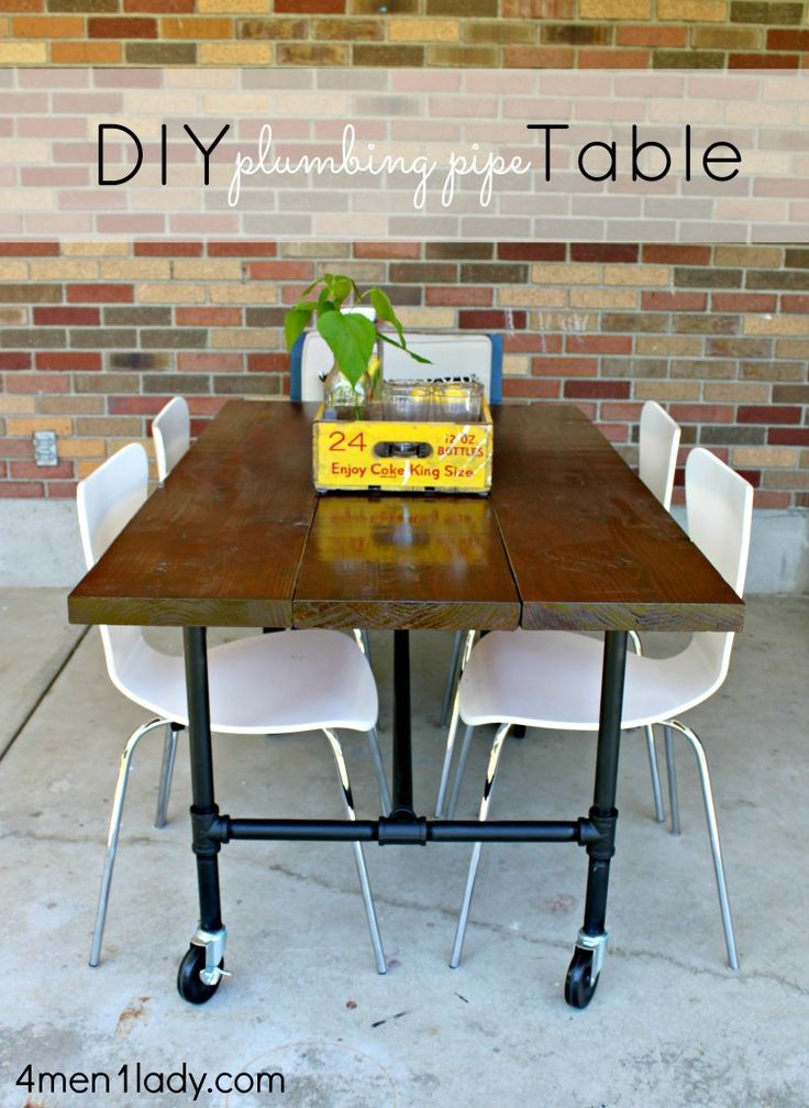 DIY Plumbing Pipe Table Tutorial. #DIYPlumbingPipeTable #diyprojects #diyideas #...