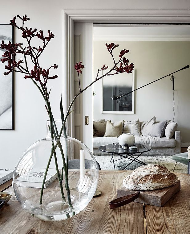 A perfect mixture of styles - via Coco Lapine Design