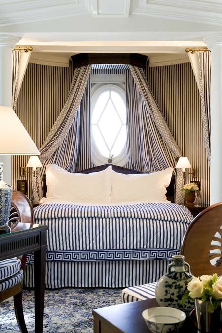 Gorgeous canopy bed at Le Dokhan’s Boutique Hotel, Paris. This romantic hotel ...