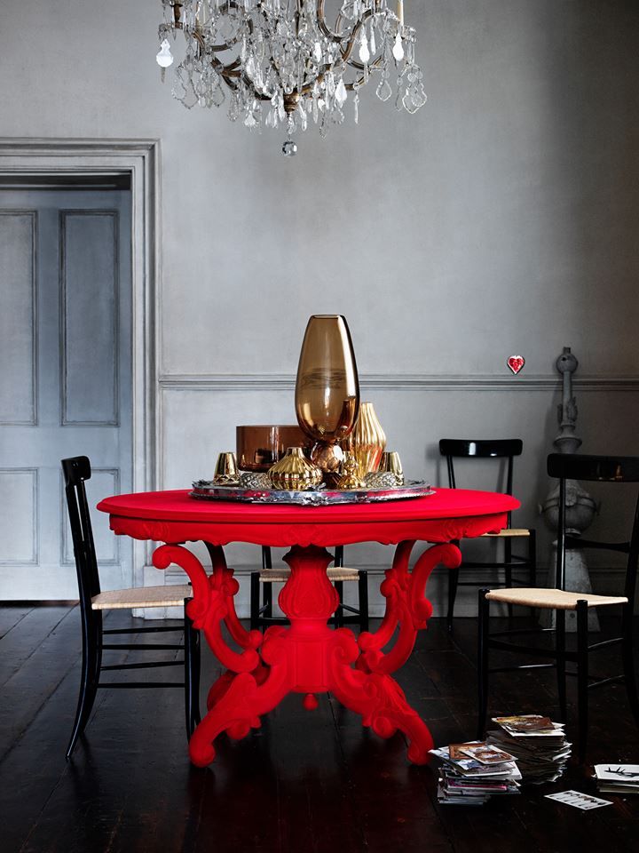 Dining room with red table