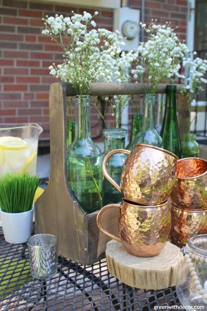 How to easily decorate a rental patio plus a great idea for a summer centerpiece...