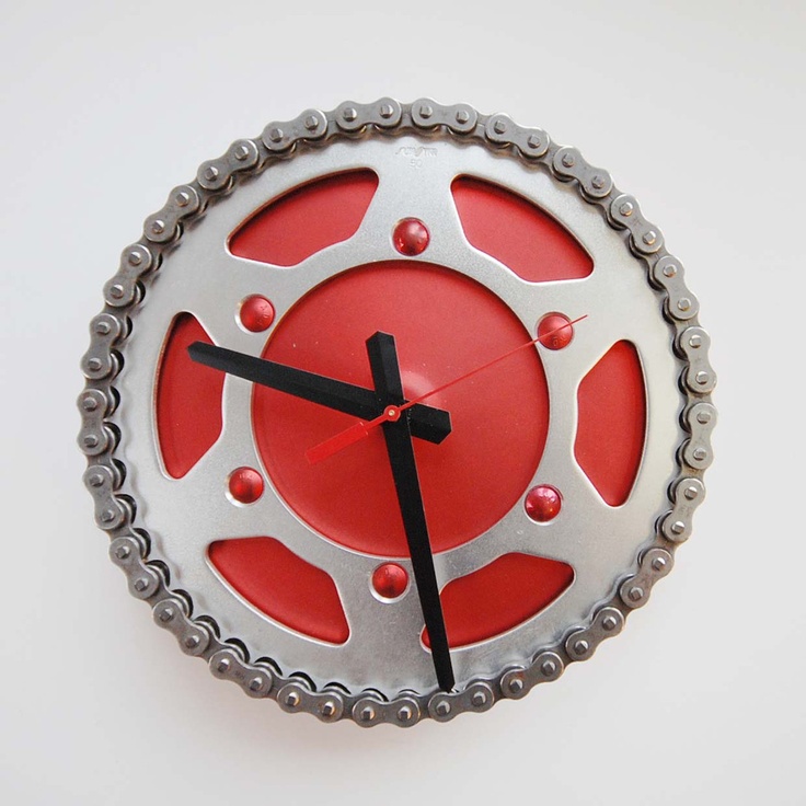 Red Racer Clock - Clocks from used bicycle and motorcycle parts.