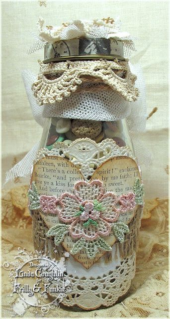 Shabby-chic spruce-up of a Starbucks Frappuccino bottle | The Funkie Junkie