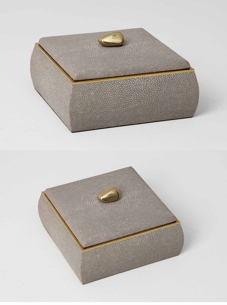Jewellery box in barley shagreen & brass.