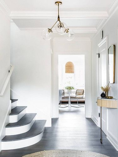 Simple minimalist entryway