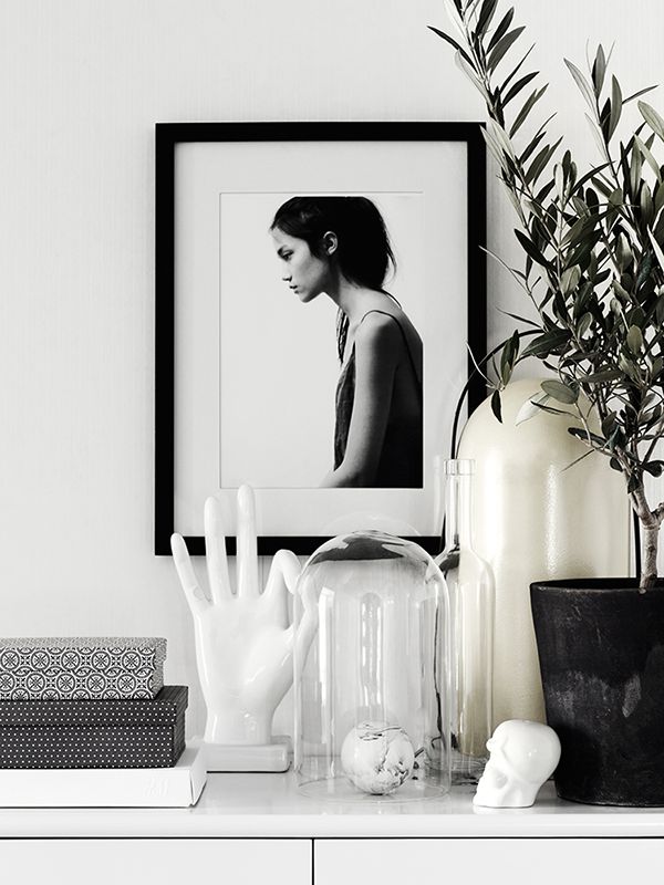black and white console styling #art #decor #interiors #styling