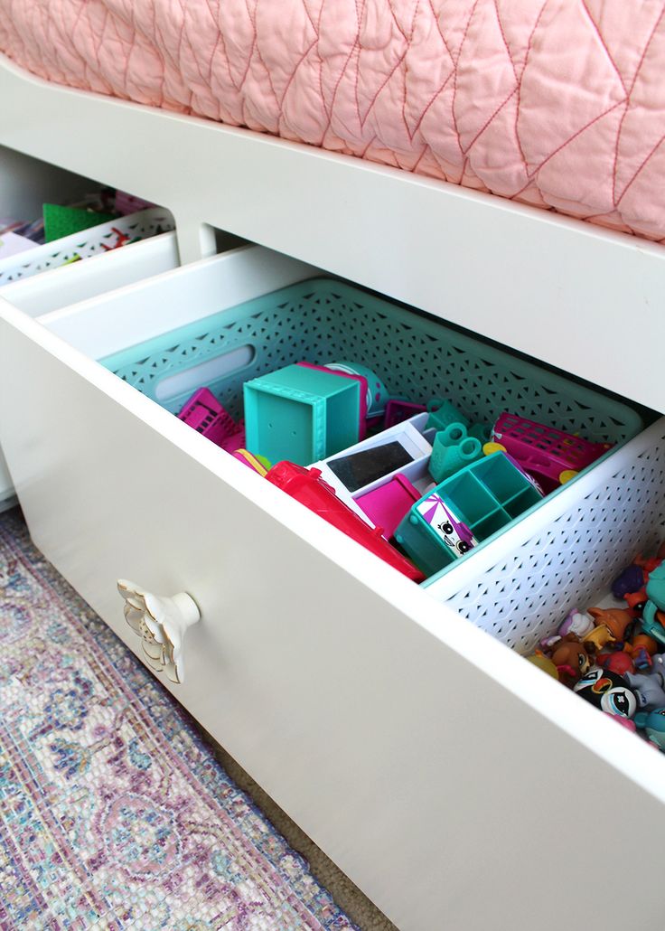 Hemnes storage daybed with organized drawers. great idea for a girl's room t...