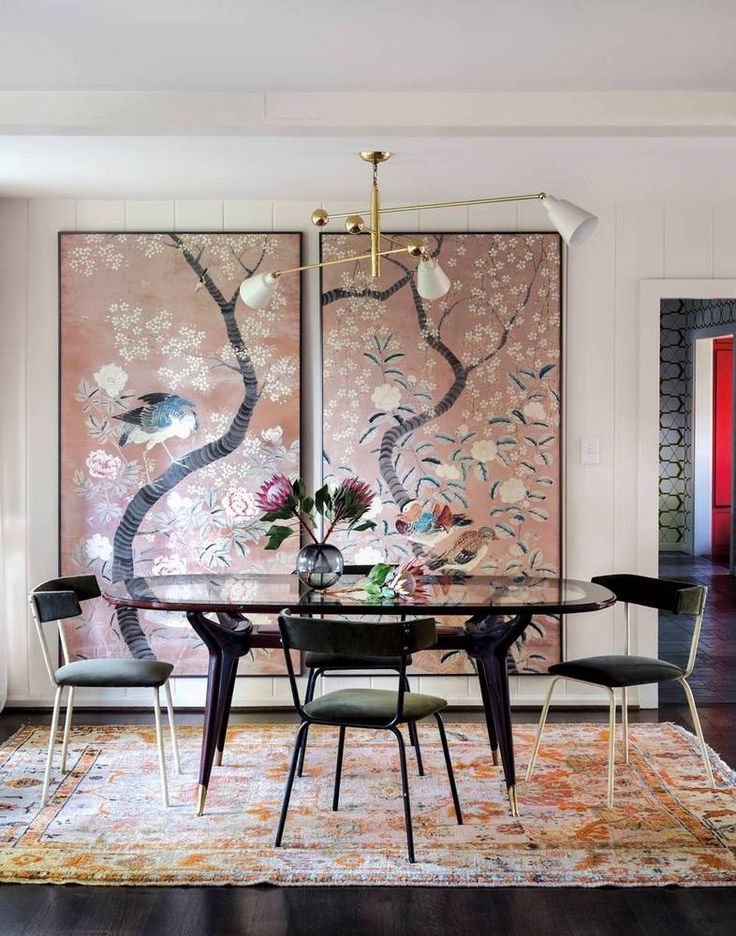 chinoiserie details in decor - as art in dining room