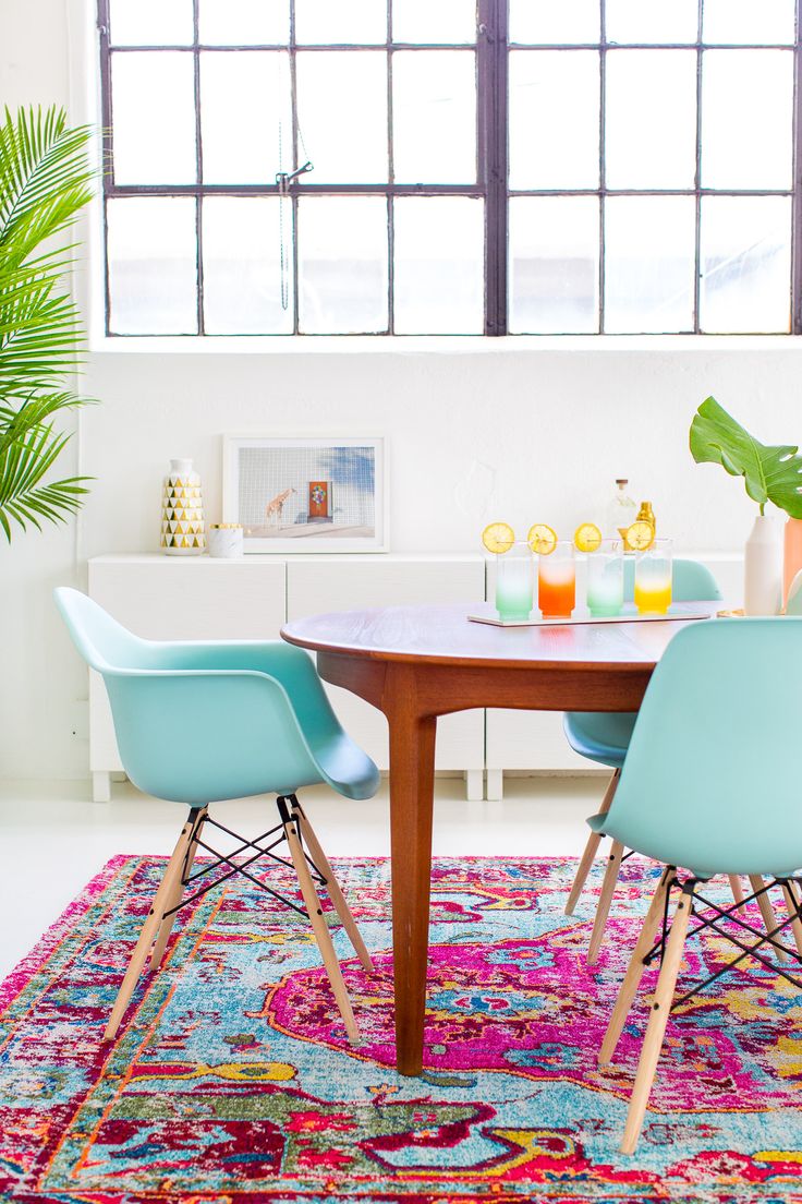 How decorate a joyful and modern dining room for Summer!  #diningroom #modern #h...