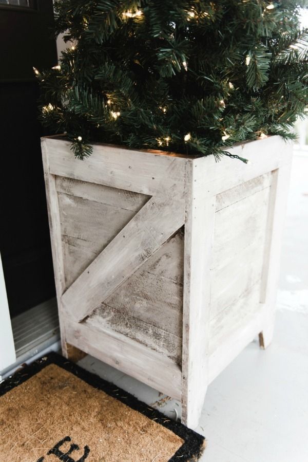 DIY Porch Planters from Craftsman Drive fit right in with a Christmas by throwin...
