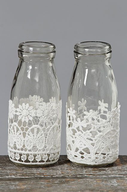 Decorative Milk Bottles with Lace, con botes Juanito Fernandez