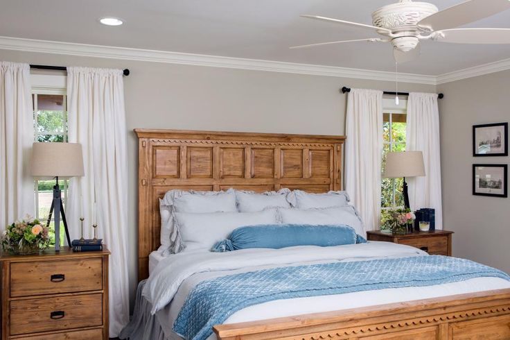 Cozy blue and white #farmhouse master bedroom