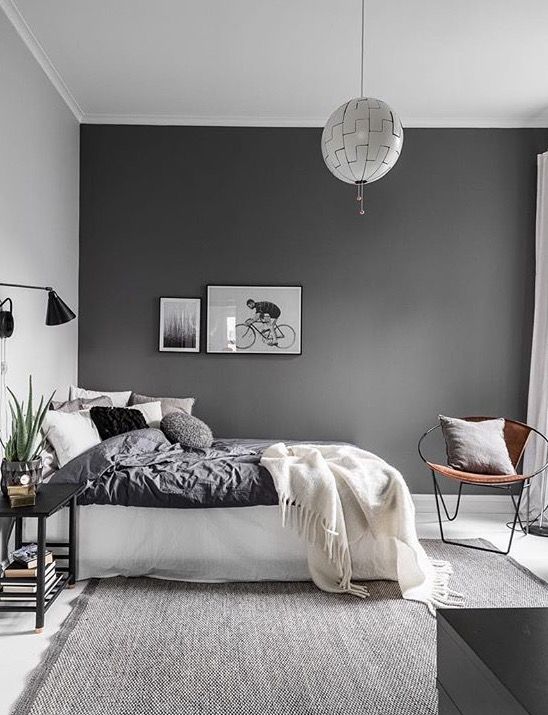 En grå fondvägg ger sovrummet liv //Skanska Nya Hem More