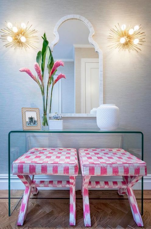 Pink chic entryway