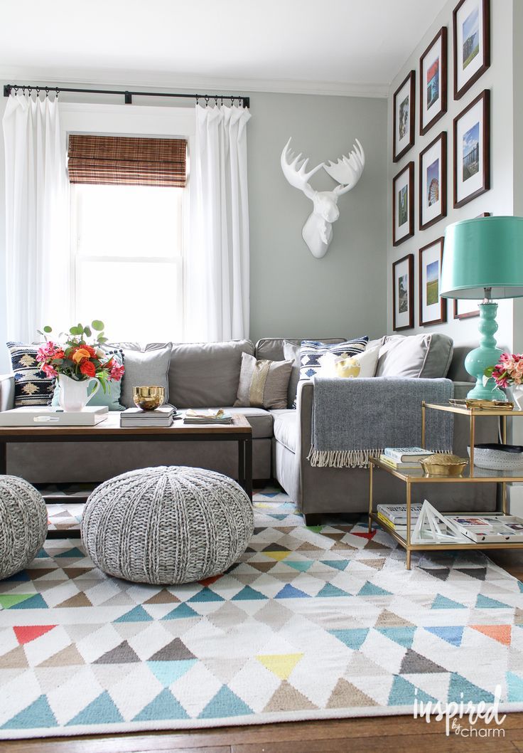 Fresh, bright, and colorful living room! To change this space up for the seasons...