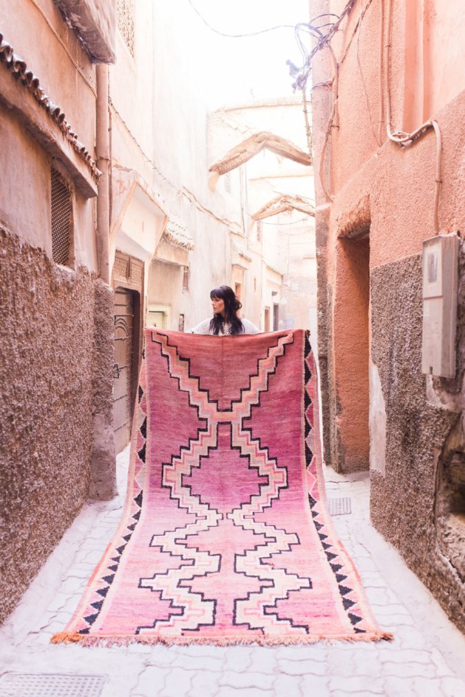 How pretty is this Moroccan style rug? I’m loving those peachy pink hues…