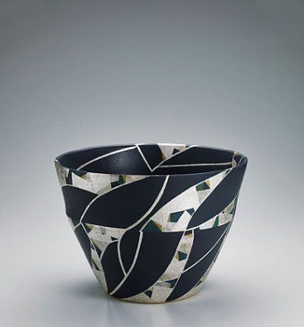 Japanese modern ceramic aesthetic