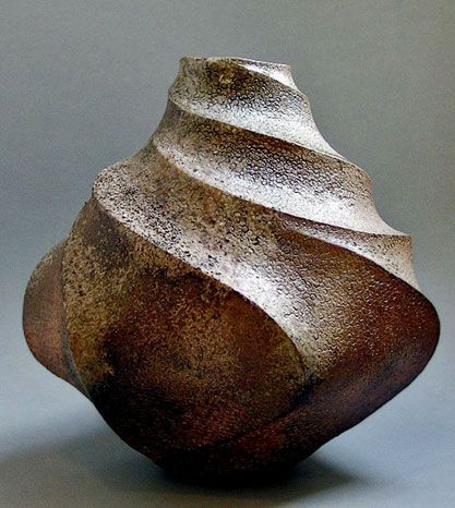 Konishi-Yohei-modern-vase