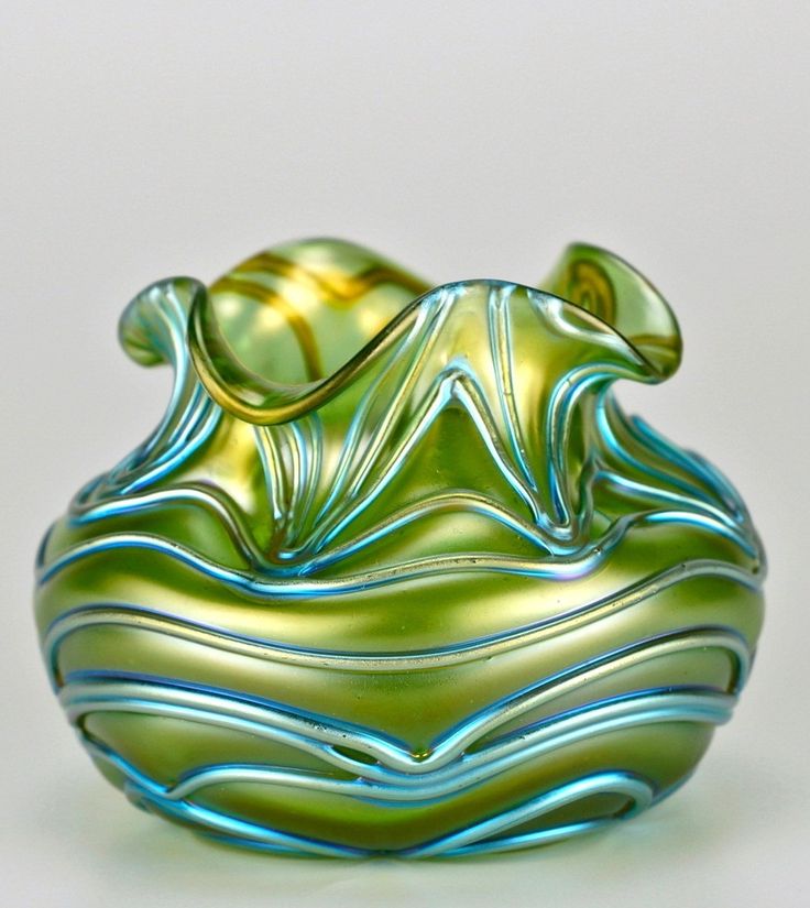 Loetz |  Formosa iridescent glass vase - 1902.