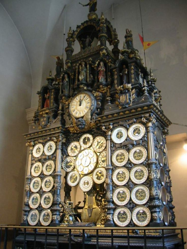 Horloge astronomique de l'église St Jean à Besancon