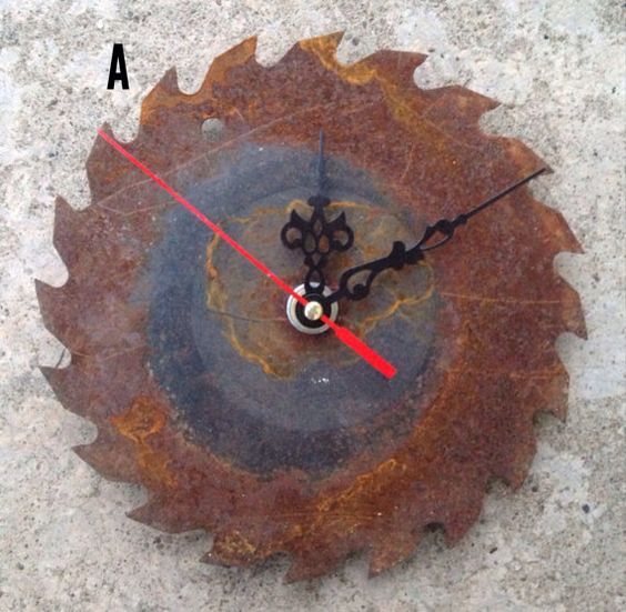 Upcycled Saw Blade Clock 7