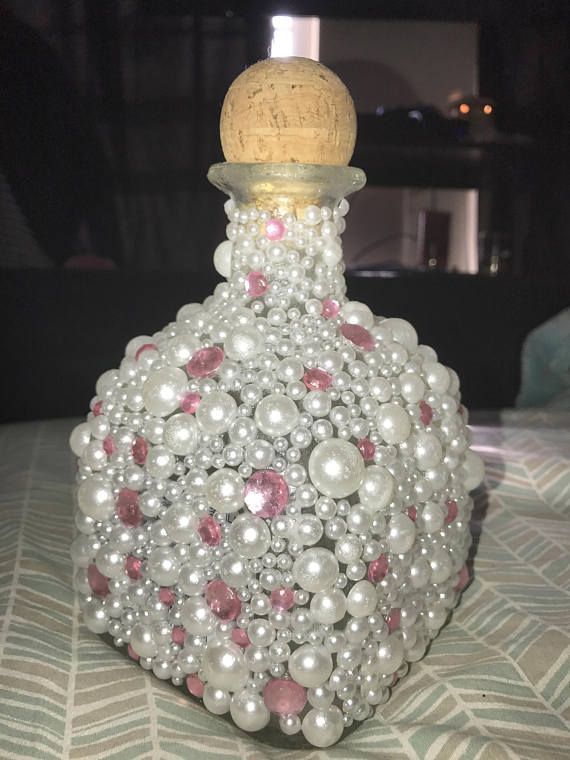 Decorative Bottles : Botella patrón hermoso, decorado con perlas y gemas rosada...