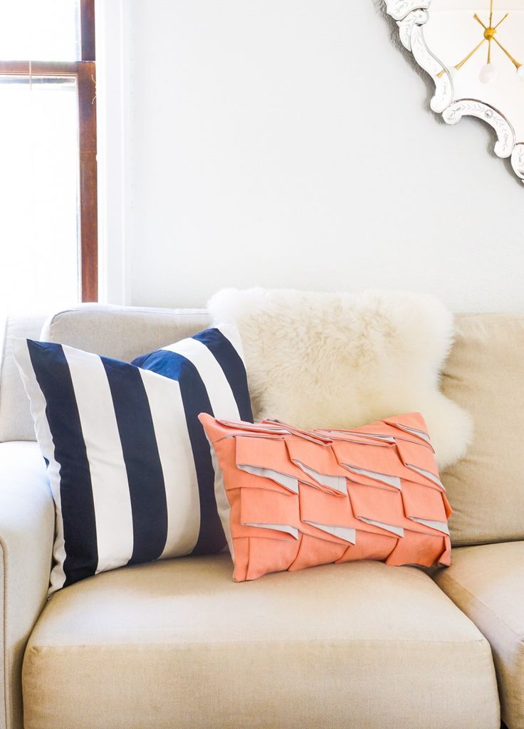 Diy Structured Pleat Lumbar Pillow by Sugar & Cloth, an award winning DIY, home ...