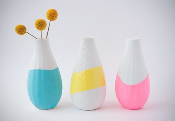 How to: Make DIY Colorful Paint-Dipped Flower Vases