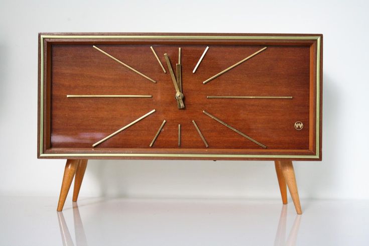 Mid-Century Mantel Clock from Weimar Uhren, 1950s for sale at Pamono