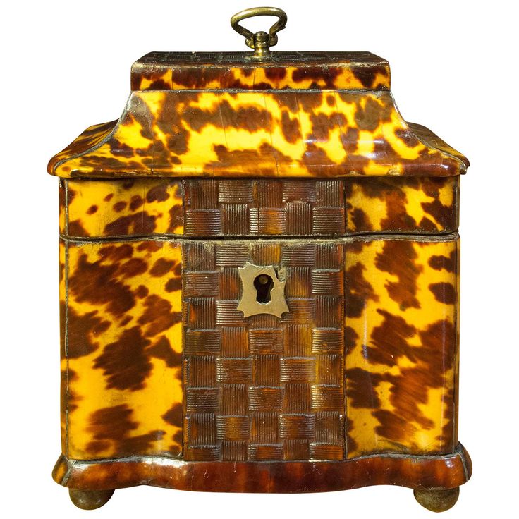 Rectangular Pressed Tortoiseshell Tea Caddy, Early 19th Century For Sale at 1std...
