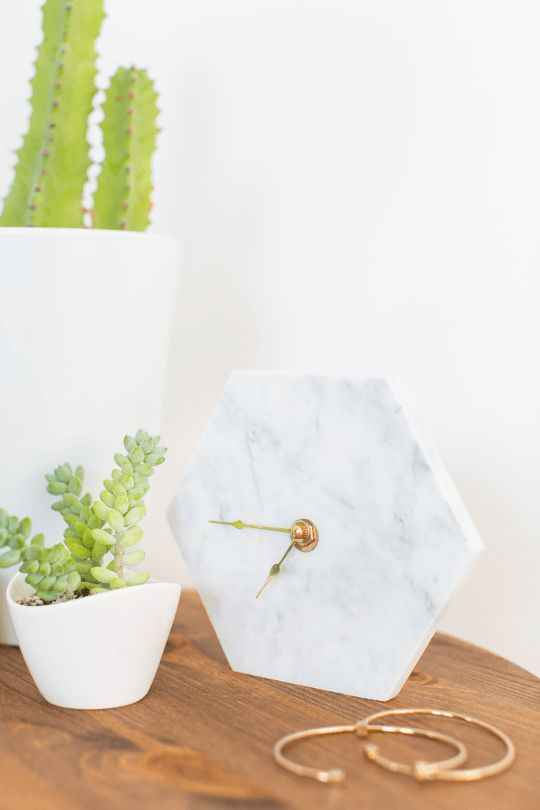 DIY mini hexagon marble wall clock | sugar & cloth