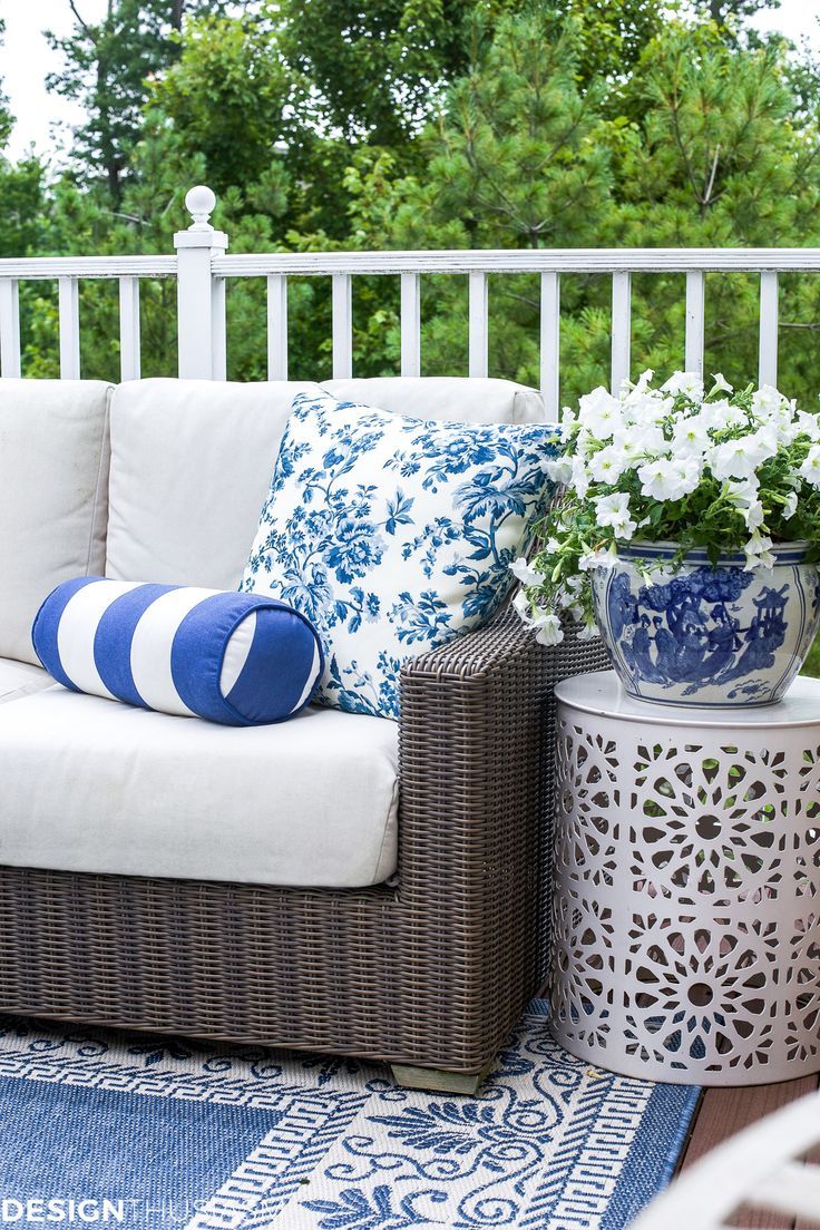 Want to create an outdoor lounge at home? Here's how one single piece can pu...