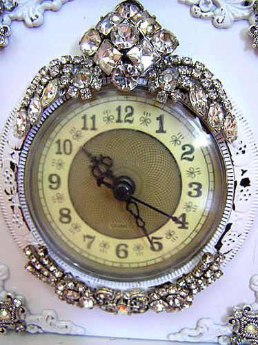 Great idea - take apart old jewelry - glue pieces to a clock