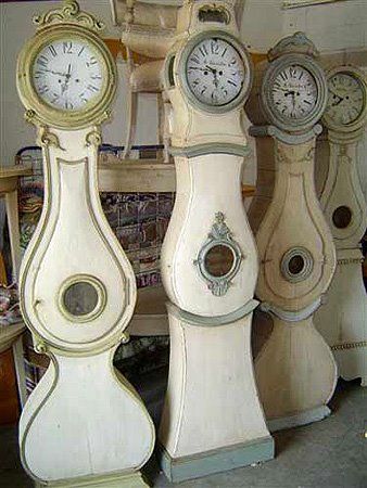 Mora clocks