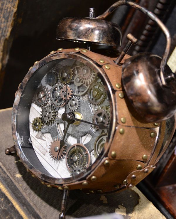 Tim Holtz clock altered by Gentleman Crafter