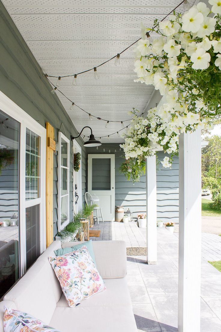 Bring farmhouse style to your Summer porch with these 5 simple ideas... www.maki...