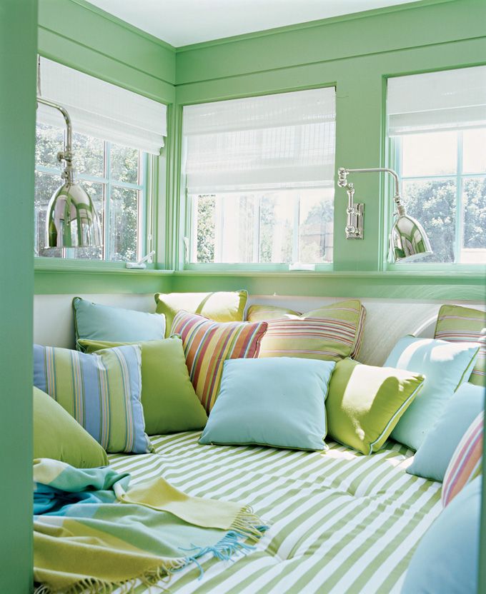 Love this reading nook in beachy colors