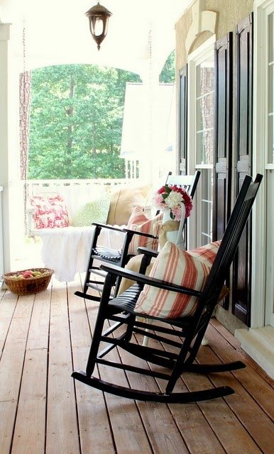 Love this porch. (The Enchanted Home Blog- (Interior Design) - Great ideas for y...