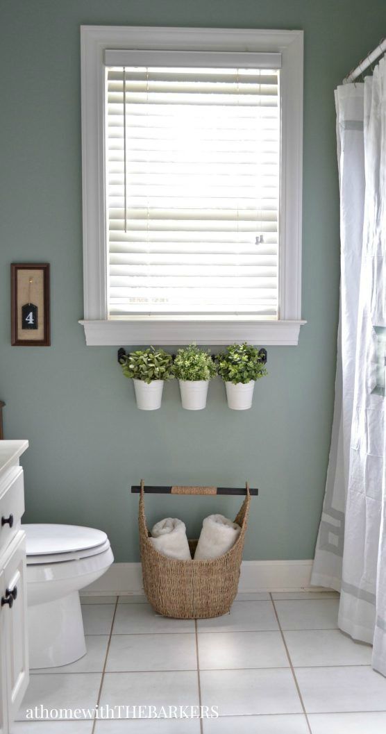 Paint color change for a great before and after bathroom makeover. #diy #homedec...