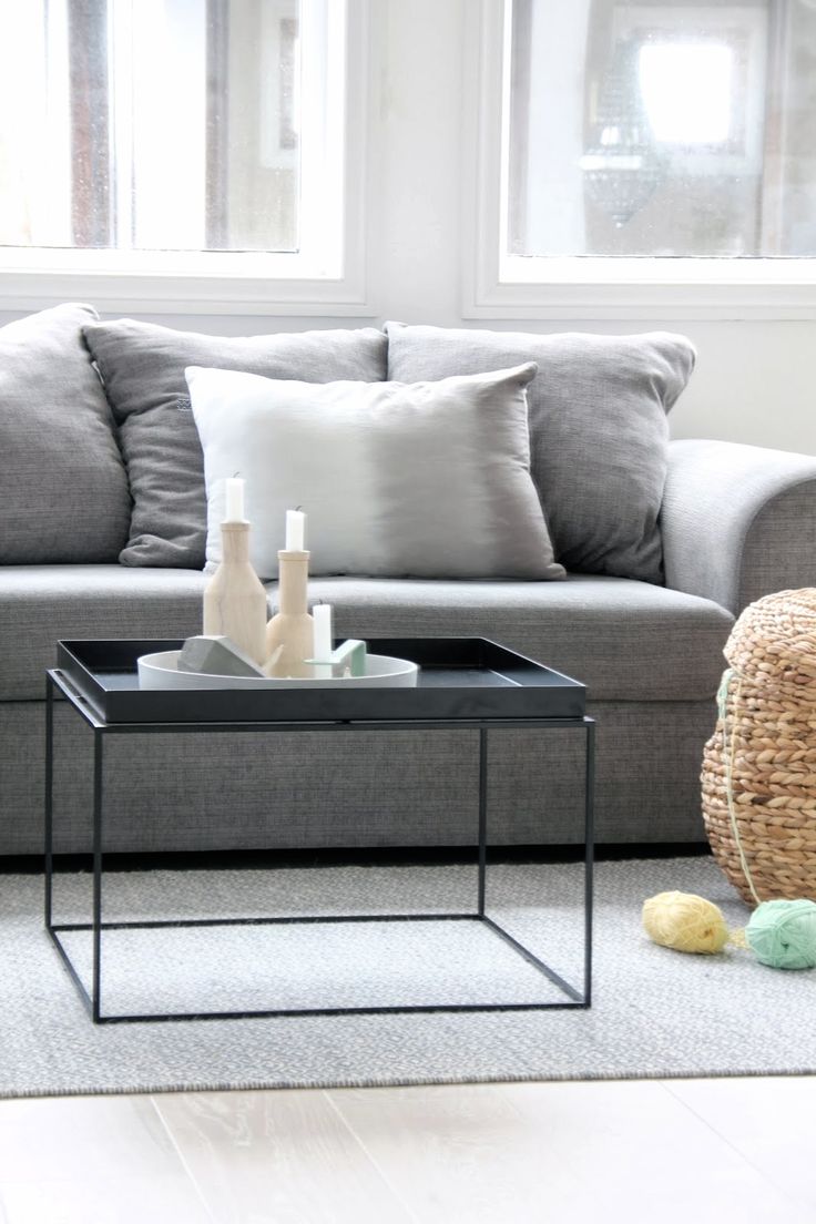 Moderne woonkamer met grijze tinten #livingroom #hay