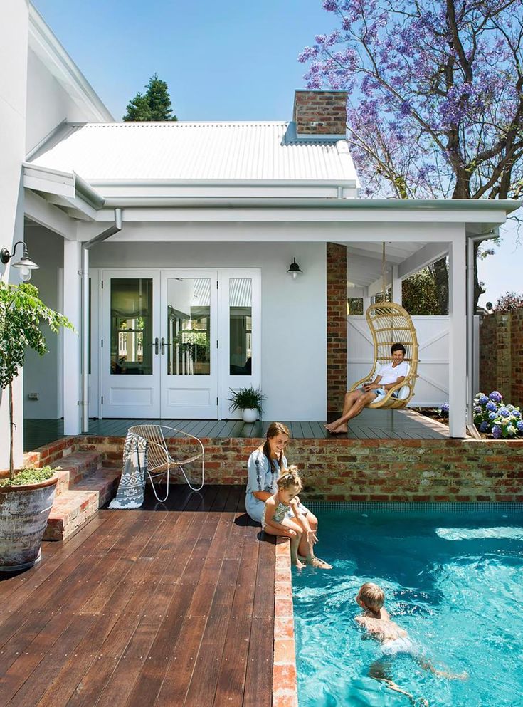 The owners of an 'old' Australian' style home in South Perth have gi...