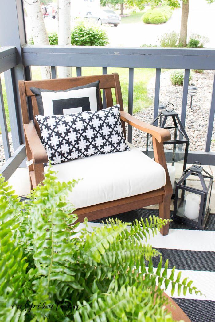 Summer Porch Decor Ideas: Black and White - Inspiration For Moms